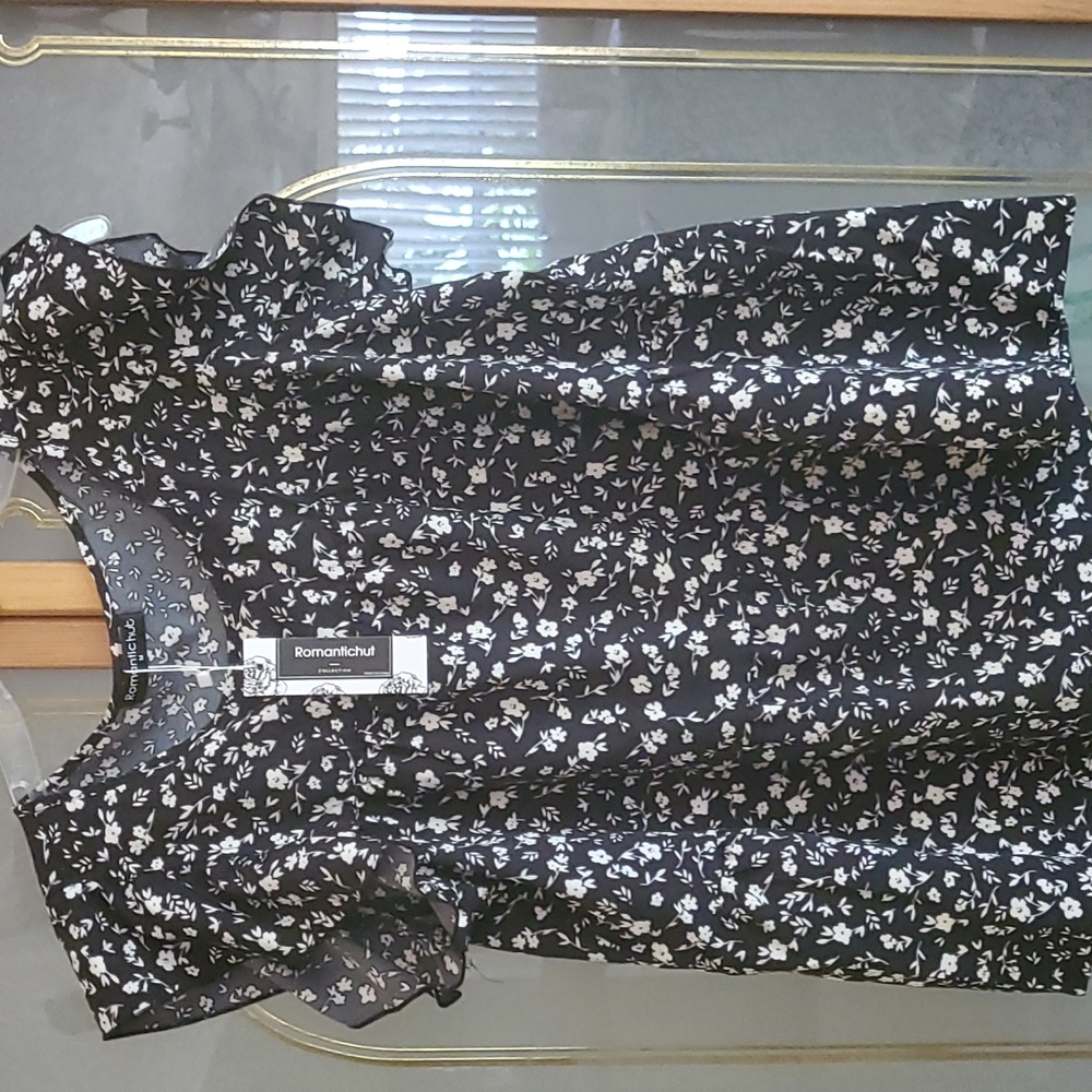Babydoll floral shirt, Romantic Hut size Medium